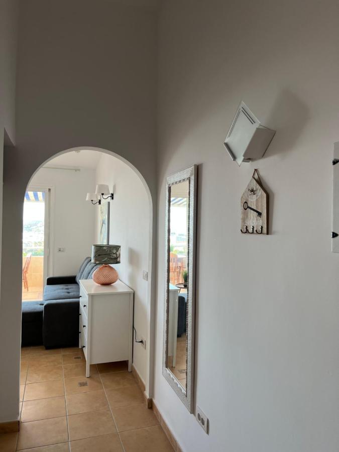 אדחה Lovely Sunny Apartment מראה חיצוני תמונה