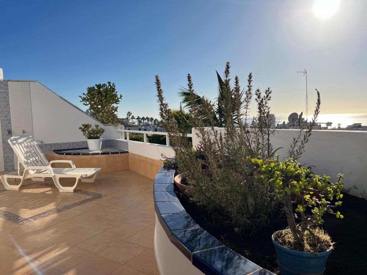 אדחה Lovely Sunny Apartment מראה חיצוני תמונה