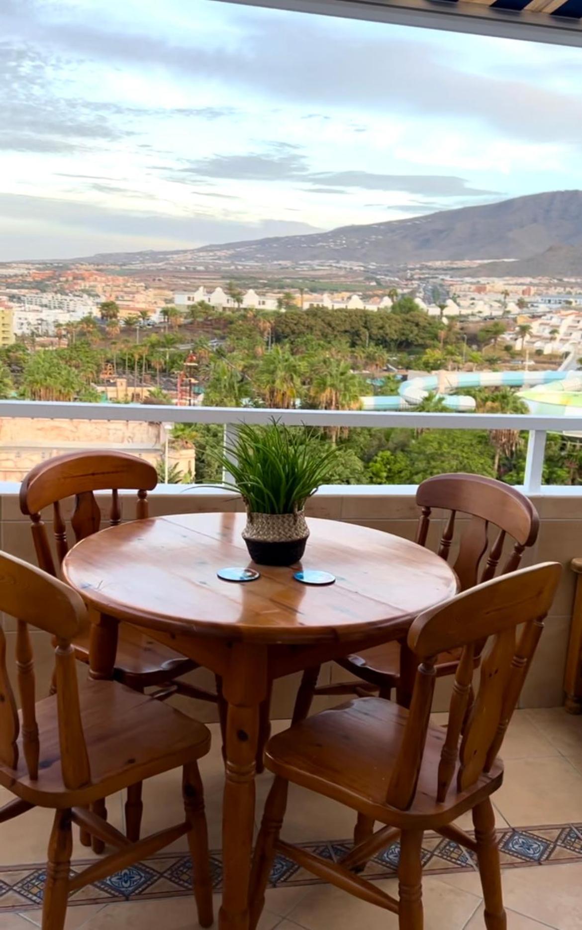 אדחה Lovely Sunny Apartment מראה חיצוני תמונה
