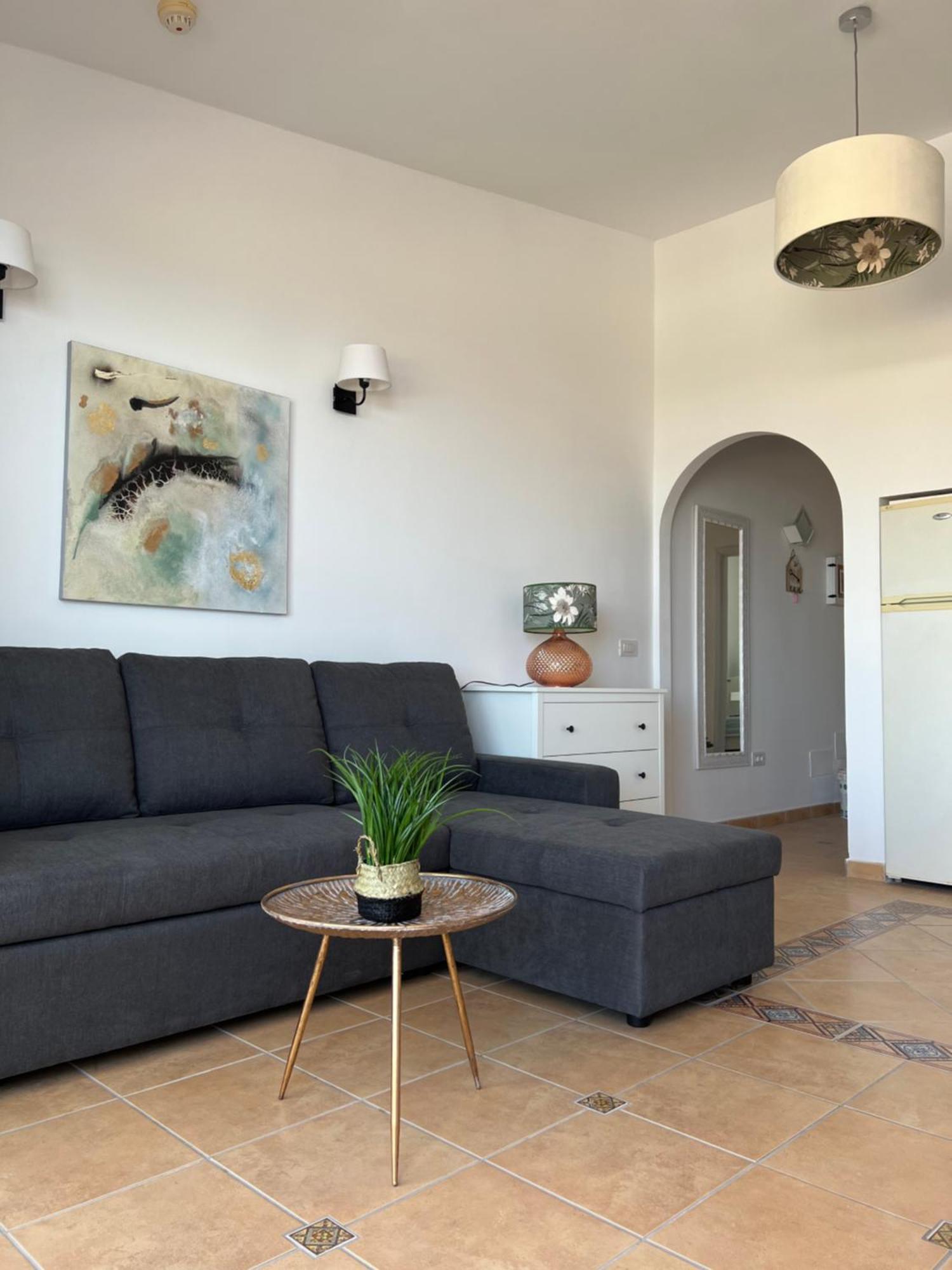 אדחה Lovely Sunny Apartment מראה חיצוני תמונה